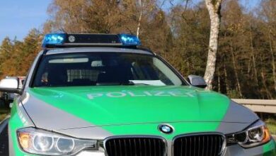Polizeistreife mit Blaulicht