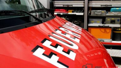 Feuerwehrfahrzeug mit Schriftzug Feuerwer