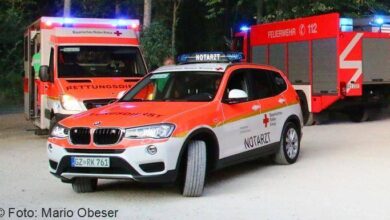 Rettungswagen, Notarzt und Feuerwehrauto.