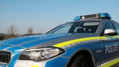 Polizeifahrzeug blau