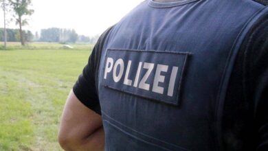 Polizei Polizeiweste Schrift