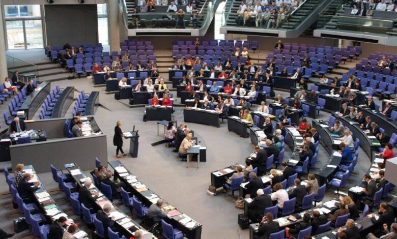Bundestagssitzung_Plenarsaal_Reichstag_dts
