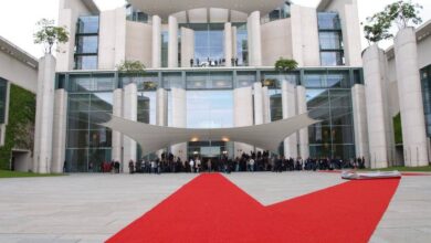 Roter Teppich bei Staatsbesuch im Kanzleramt