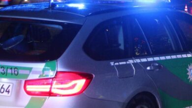 Polizeifahrzeug Nacht