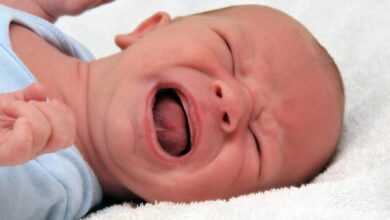 Baby weint Säugling