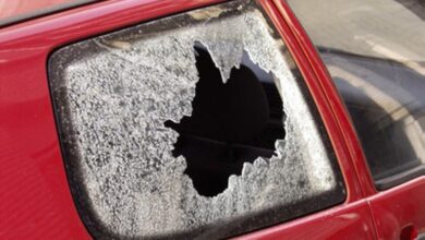 Autoscheibe eingeschlagen