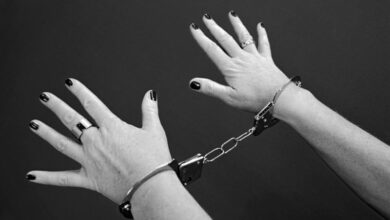 Handschellen Frau