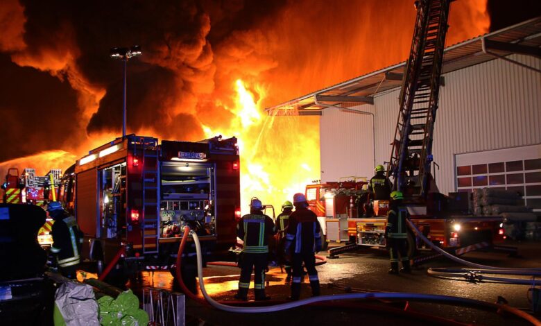 Millionenschaden Brand Lagerhalle Lauingen