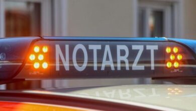 Notarztfahrzeug Blaulicht Gelblicht