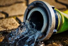 Feuerwehrschlauch Wasser