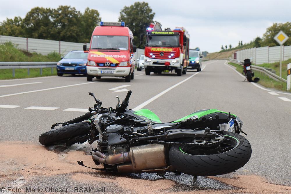 Unfall Motorrad und Pkw bei Burtenbach