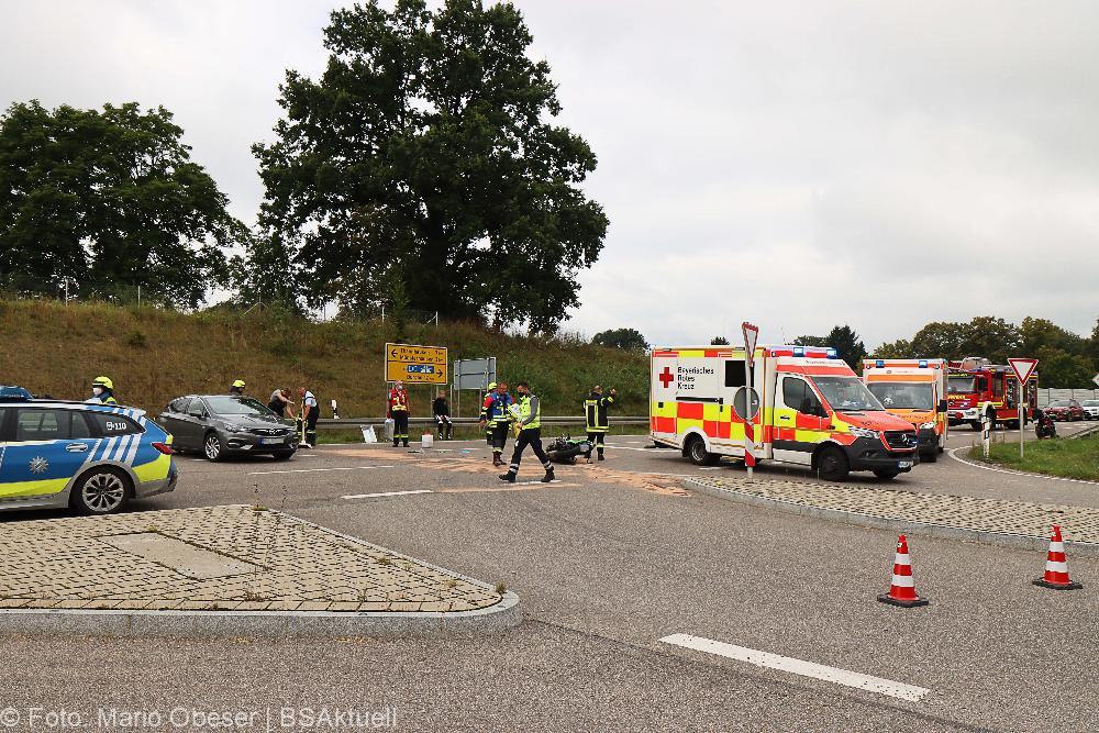Unfall Motorrad und Pkw bei Burtenbach