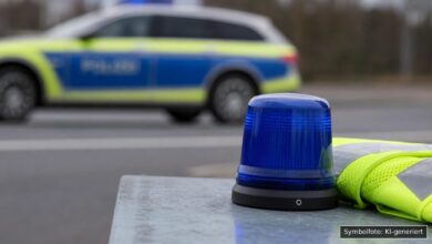 KI-generiertes Symbolfoto zu Verkehrsunfall bei Laupheim