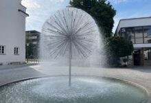 Beitragsbild zu Brunnen am Lannionplatz in Günzburg sprudelt nach Wartung wieder
