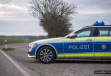 KI-generiertes Symbolfoto zu Verkehrsunfall bei Gerstetten