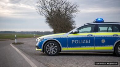 KI-generiertes Symbolfoto zu Verkehrsunfall bei Gerstetten