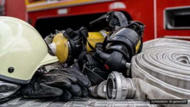 KI-generiertes Symbolfoto zu Brand / Feuerwehreinsatz bei Heroldstatt/Breithülen
