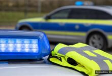 KI-generiertes Symbolfoto zu Verkehrsunfall bei Rettenbach