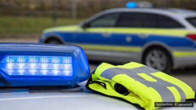 KI-generiertes Symbolfoto zu Verkehrsunfall bei Rettenbach