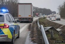 KI-generiertes Symbolfoto zu Verkehrsunfall bei A 8 zwischen Friedberg und Dasing