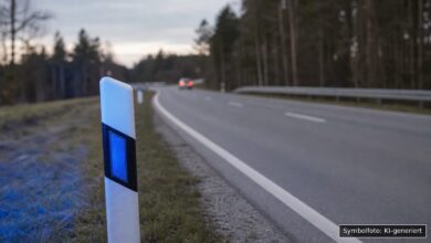 KI-generiertes Symbolfoto zu Verkehrsunfall bei Illertissen