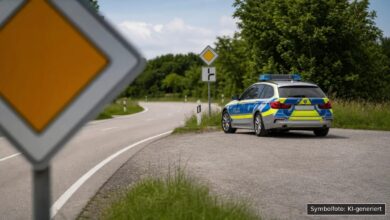 KI-generiertes Symbolfoto zu Verkehrsunfall bei Wattenweiler
