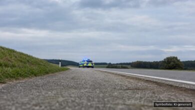KI-generiertes Symbolfoto zu Verkehrsunfall bei Dürrlauingen