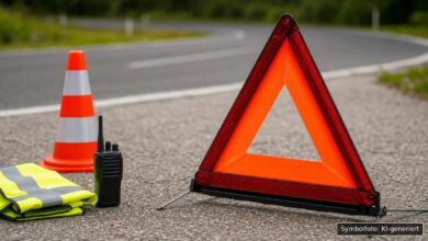 KI-generiertes Symbolfoto zu Verkehrsunfall bei Landkreis Unterallgäu