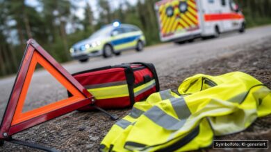 KI-generiertes Symbolfoto zu Verkehrsunfall bei Wemding