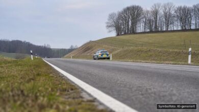KI-generiertes Symbolfoto zu Verkehrsunfall bei Burtenbach