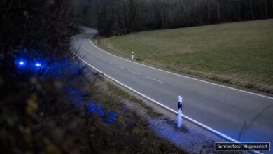 KI-generiertes Symbolfoto zu Verkehrsunfall bei Aichelberg