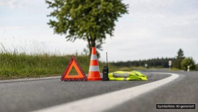 KI-generiertes Symbolfoto zu Verkehrsunfall bei Staatsstraße 2377 zwischen Altusried und Dietmannsried