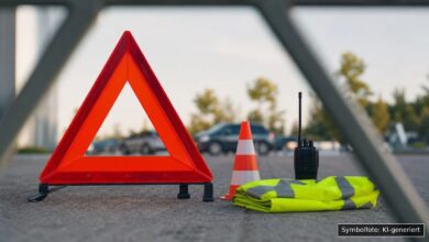 KI-generiertes Symbolfoto zu Verkehrsunfall bei Aichach