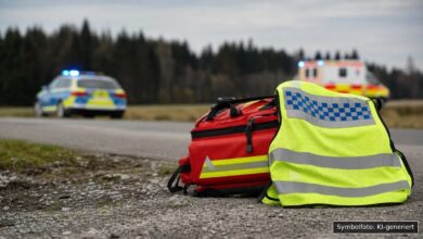 KI-generiertes Symbolfoto zu Verkehrsunfall bei Rettenberg