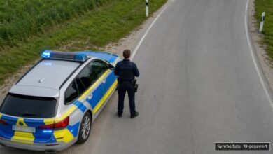 KI-generiertes Symbolfoto zu Verkehrsunfall bei Thannhausen