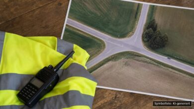 KI-generiertes Symbolfoto zu Verkehrsunfall bei Bad Buchau