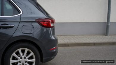 KI-generiertes Symbolfoto zu Verkehrsunfall bei Donauwörth