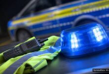 KI-generiertes Symbolfoto zu Brandanschlag / Polizeieinsatz bei München