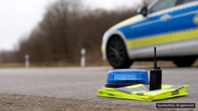 KI-generiertes Symbolfoto zu Polizeikontrolle / Waffenfund bei Memmingerberg
