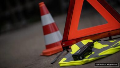 KI-generiertes Symbolfoto zu Verkehrsunfall bei Ehingen