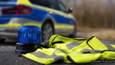 KI-generiertes Symbolfoto zu Verkehrsunfall bei Eislingen