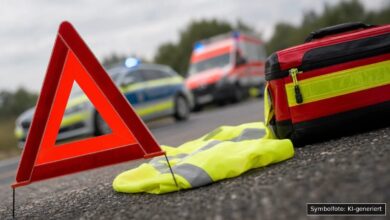 KI-generiertes Symbolfoto zu Verkehrsunfall bei Spickel-Herrenbach, Augsburg