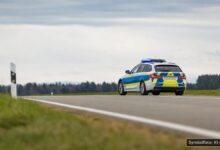 KI-generiertes Symbolfoto zu Polizeieinsatz bei Memmingerberg