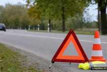 KI-generiertes Symbolfoto zu Verkehrsunfall bei Giengen an der Brenz