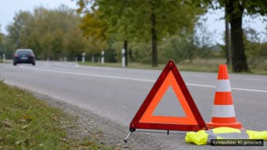 KI-generiertes Symbolfoto zu Verkehrsunfall bei Giengen an der Brenz