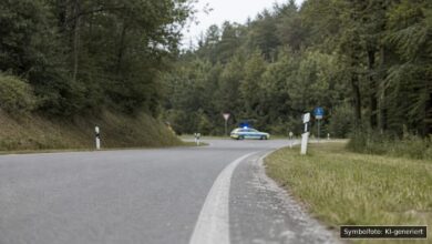 KI-generiertes Symbolfoto zu Verkehrsunfall bei Göppingen