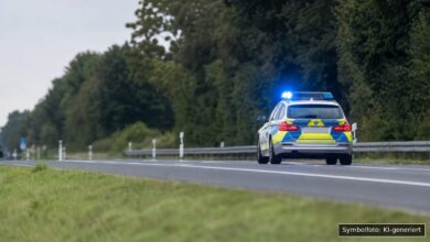 KI-generiertes Symbolfoto zu Verkehrskontrolle / Haftbefehl bei A8 bei Günzburg