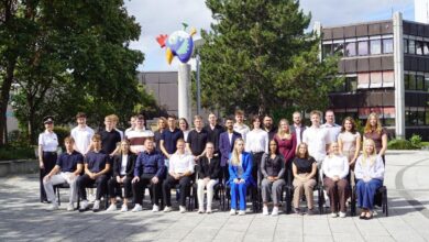 Beitragsbild zu Hauptzollamt Augsburg vereidigt 44 neue Zöllnerinnen und Zöllner