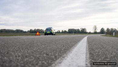 KI-generiertes Symbolfoto zu Verkehrsunfall bei Königsbrunn