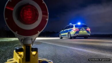 KI-generiertes Symbolfoto zu Polizeieinsatz / Verkehrsdelikt bei München-Milbertshofen